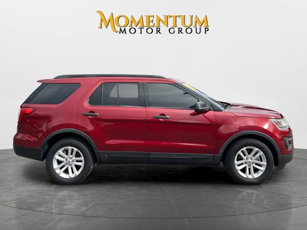 2017 Ford Explorer - $13,995