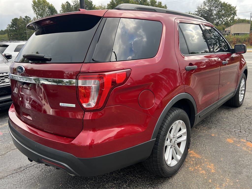 2017 Ford Explorer photo