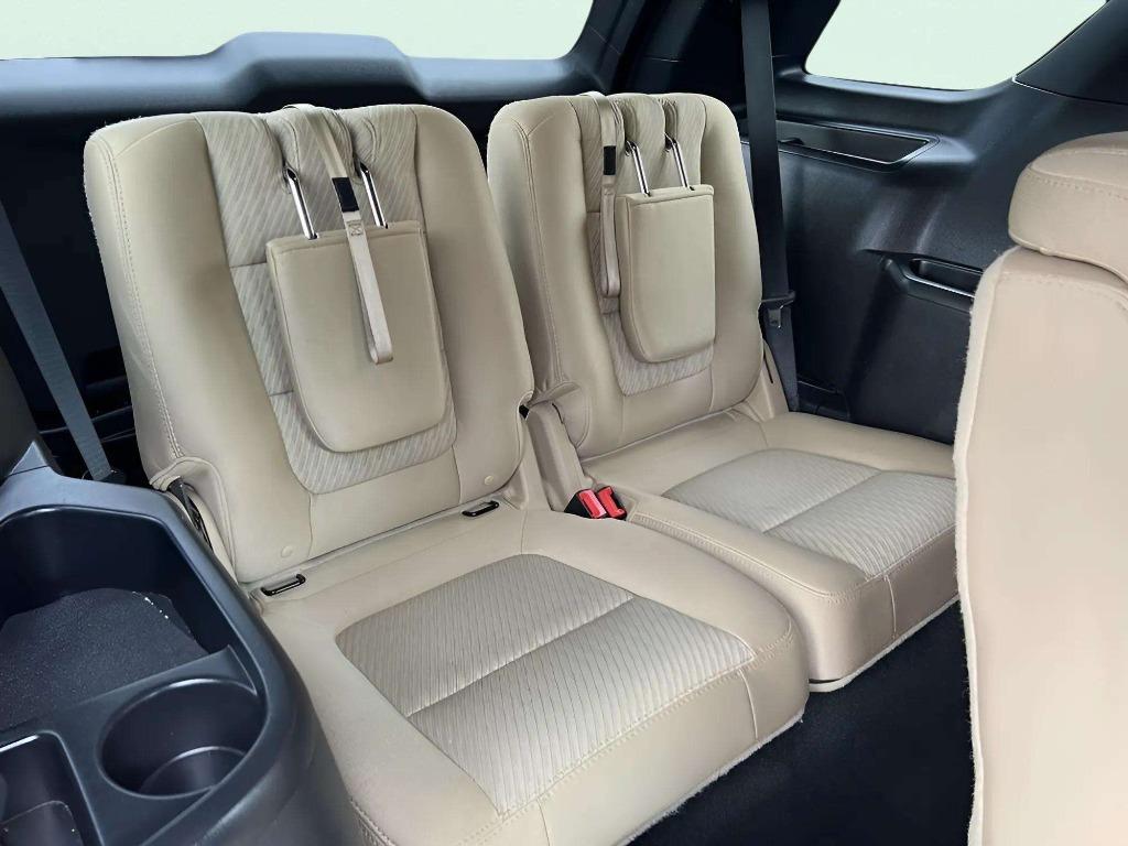 2017 Ford Explorer - $13,995