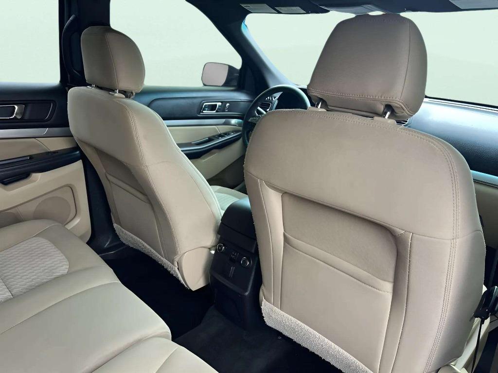 2017 Ford Explorer - $13,995