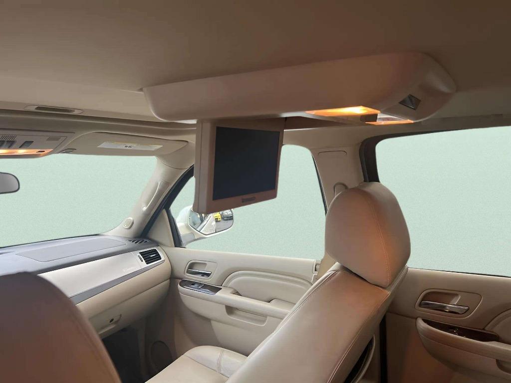 2014 Cadillac Escalade - $16,995
