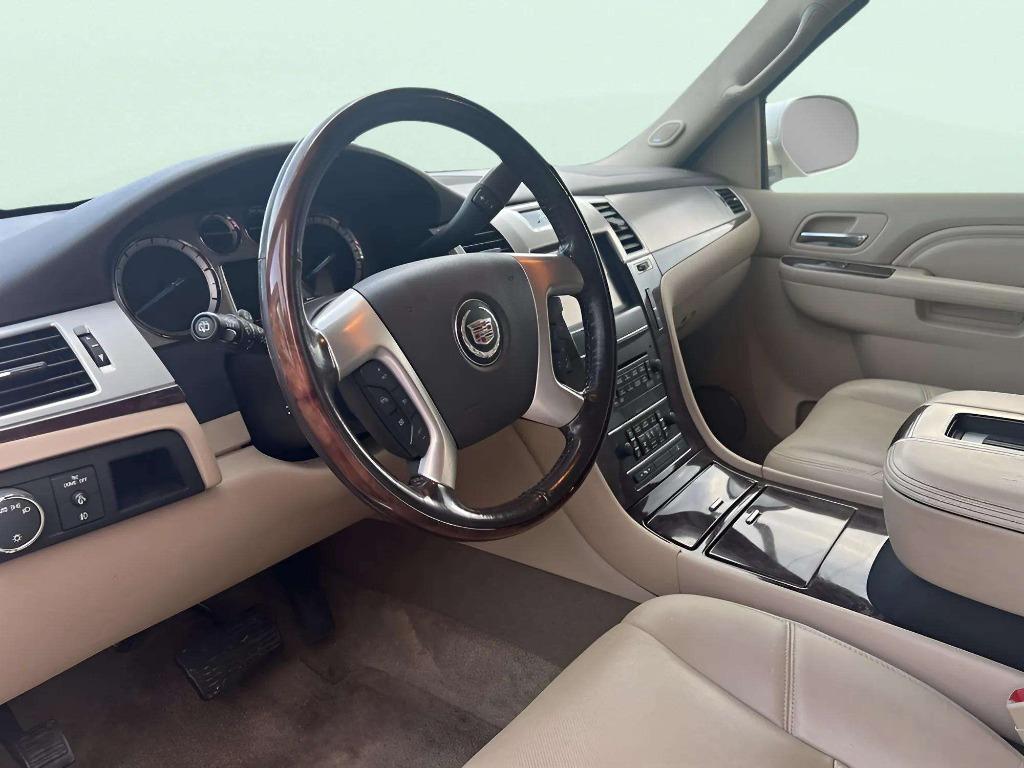 2014 Cadillac Escalade - $16,995