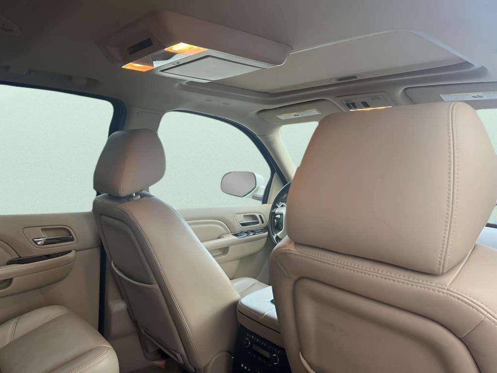 2014 Cadillac Escalade - $16,995