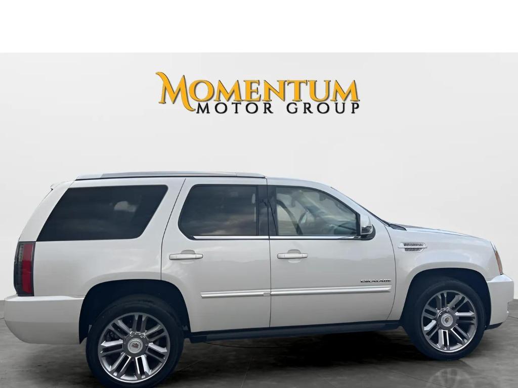 2014 Cadillac Escalade - $16,995