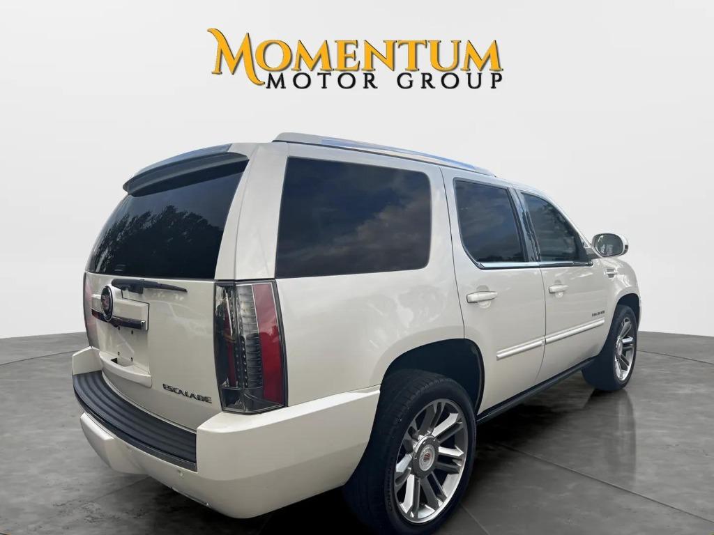 2014 Cadillac Escalade - $16,995