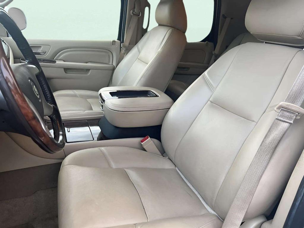 2014 Cadillac Escalade - $16,995