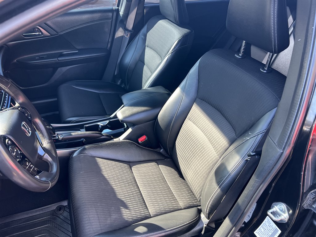 2017 Honda Accord Sport photo