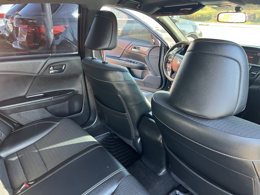 2017 Honda Accord Sport photo
