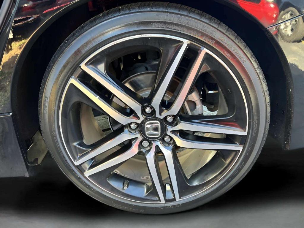 2017 Honda Accord - $15,995