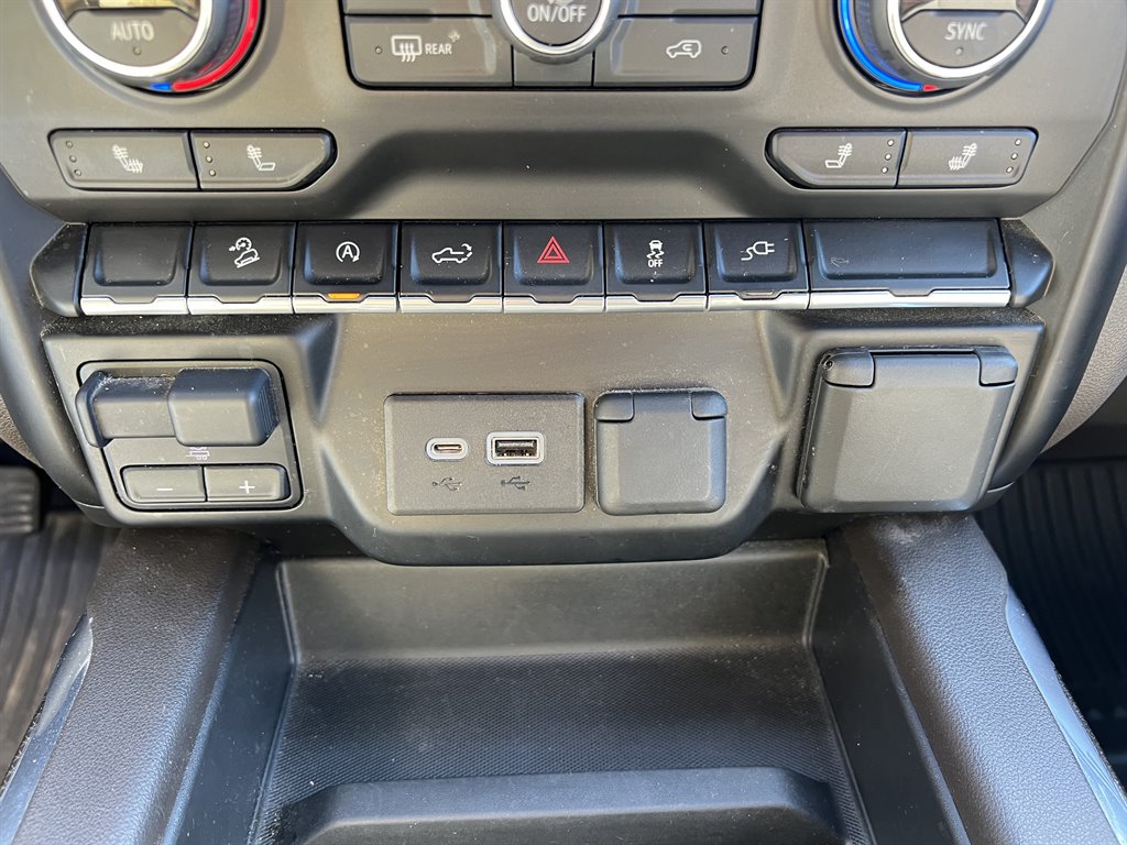 2020 Chevrolet Silverado 1500 RST photo