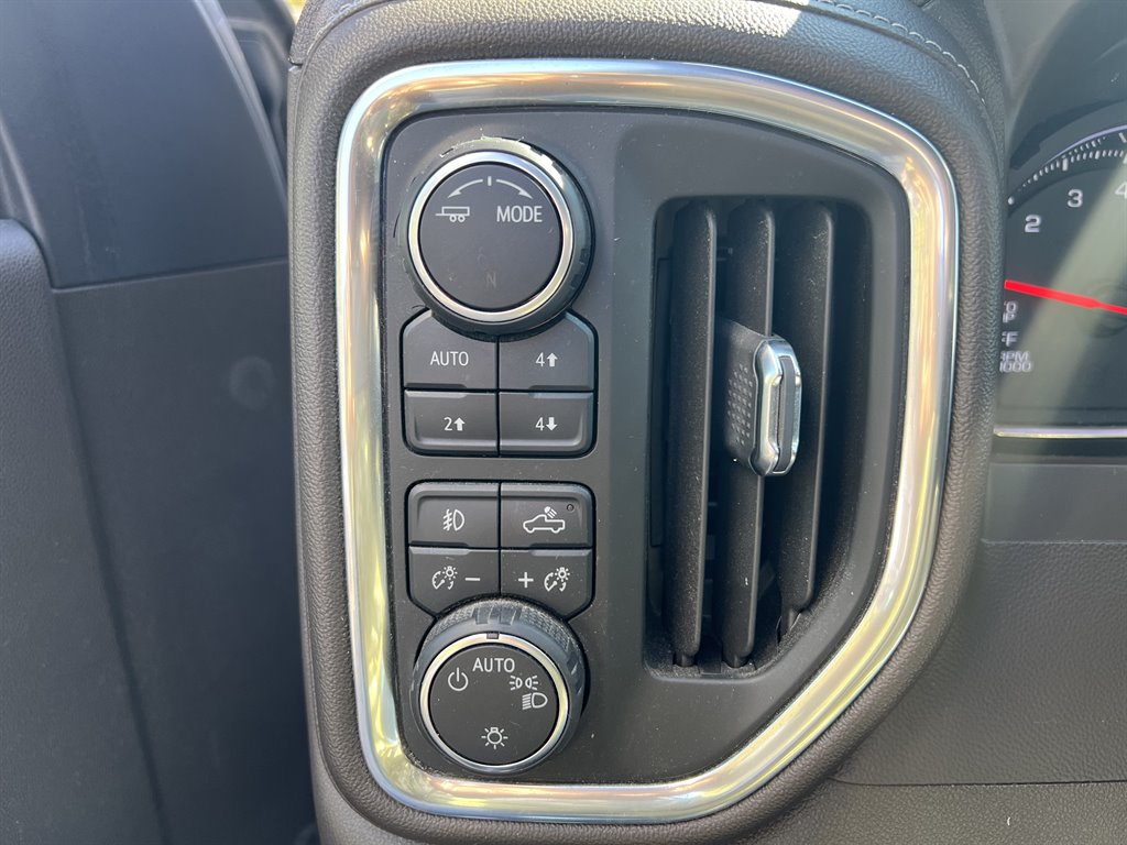 2020 Chevrolet Silverado 1500 RST photo