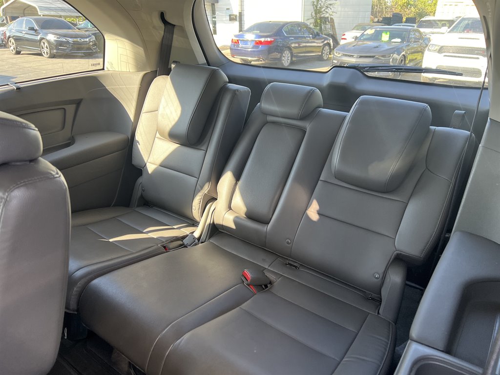 2015 Honda Odyssey Touring photo
