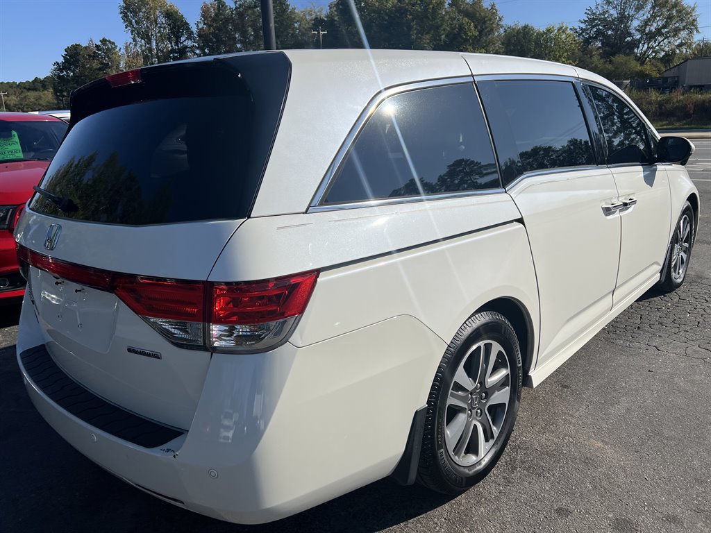 2015 Honda Odyssey Touring photo