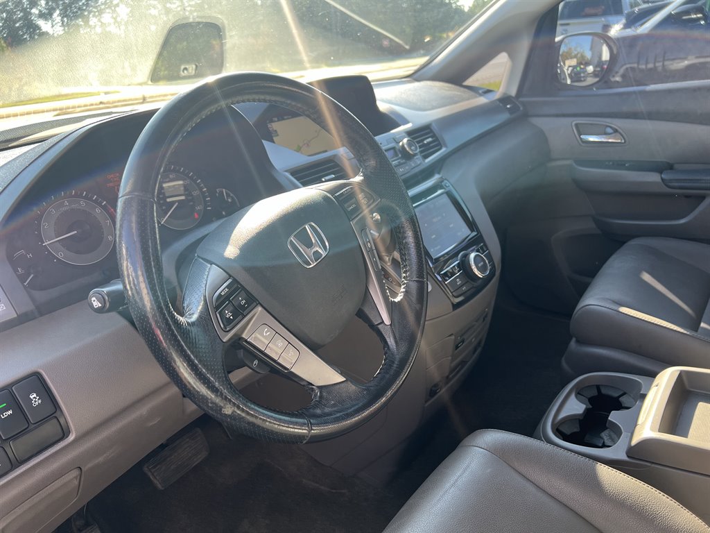 2015 Honda Odyssey Touring photo