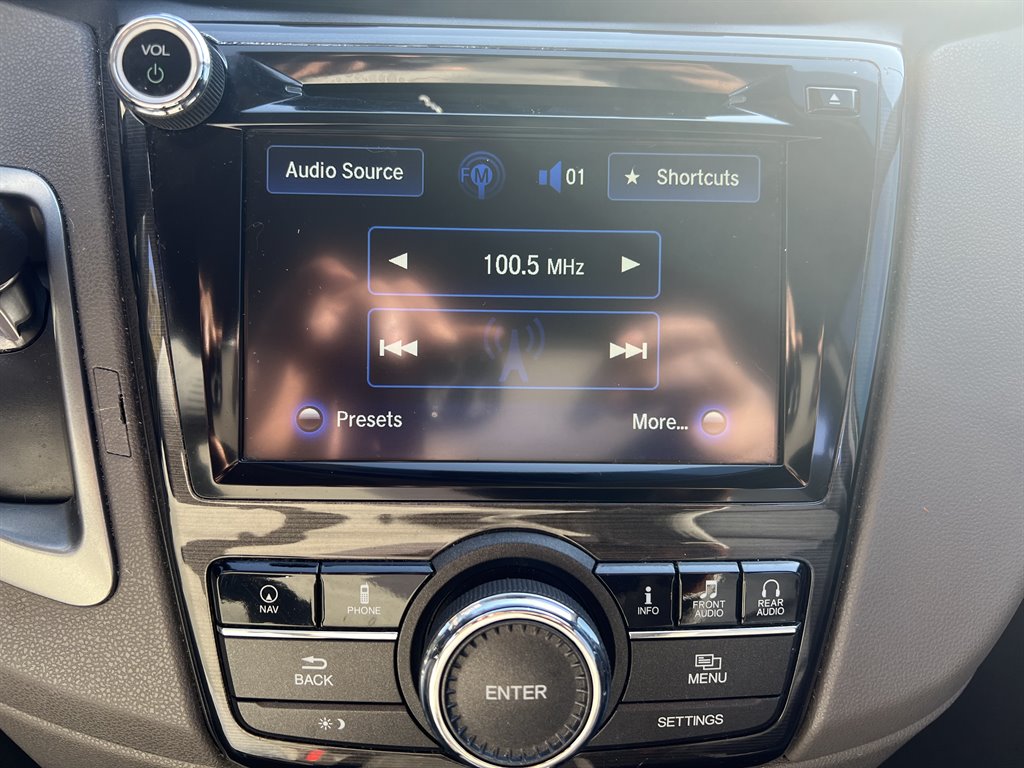 2015 Honda Odyssey Touring photo