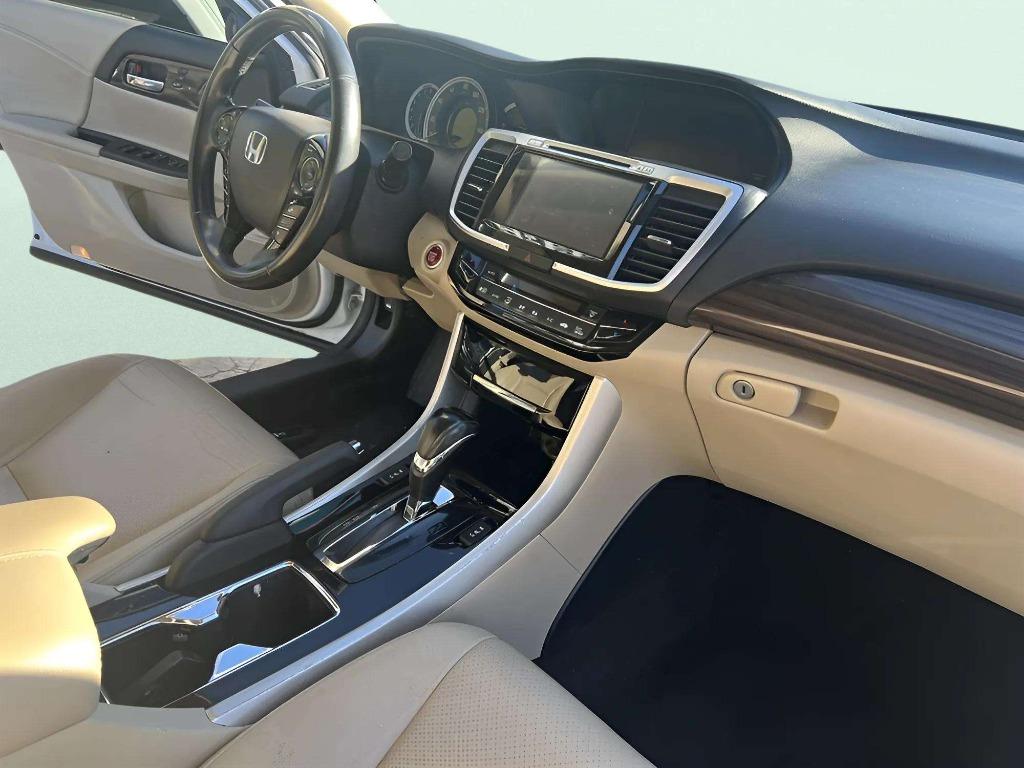 2016 Honda Accord - $11,995