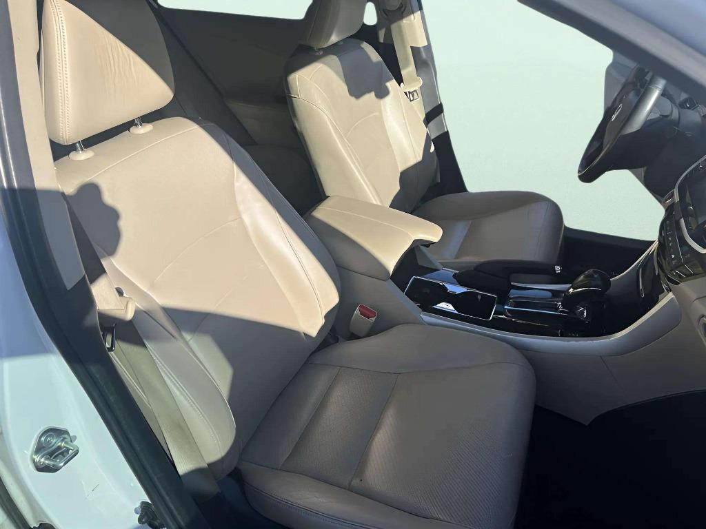 2016 Honda Accord - $11,995