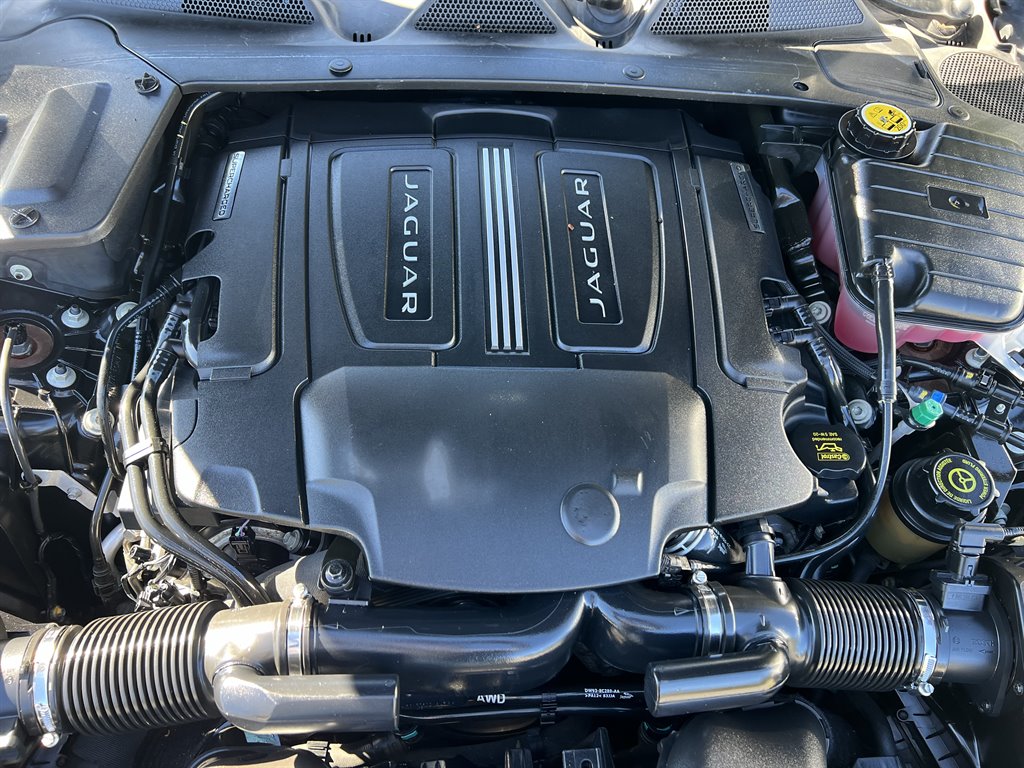 2014 Jaguar XJL Portfolio photo