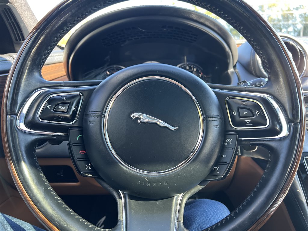 2014 Jaguar XJL Portfolio photo