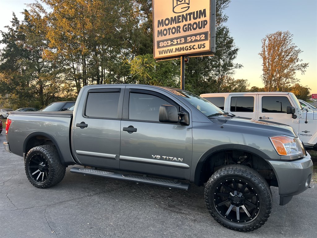 2015 Nissan Titan SV photo