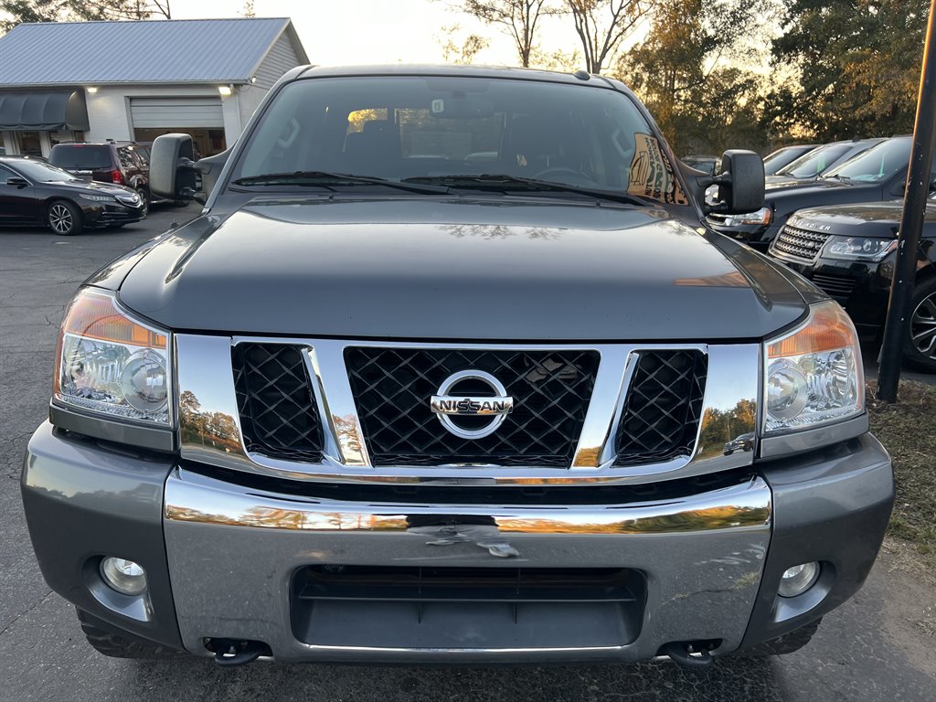 2015 Nissan Titan SV photo