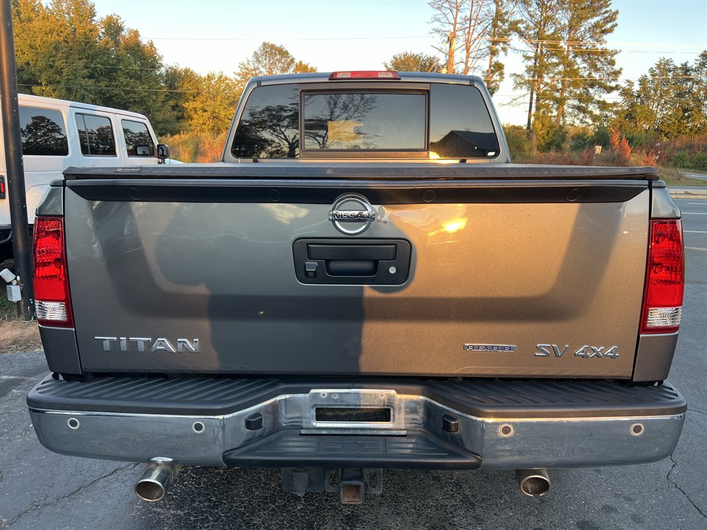 2015 Nissan Titan SV photo