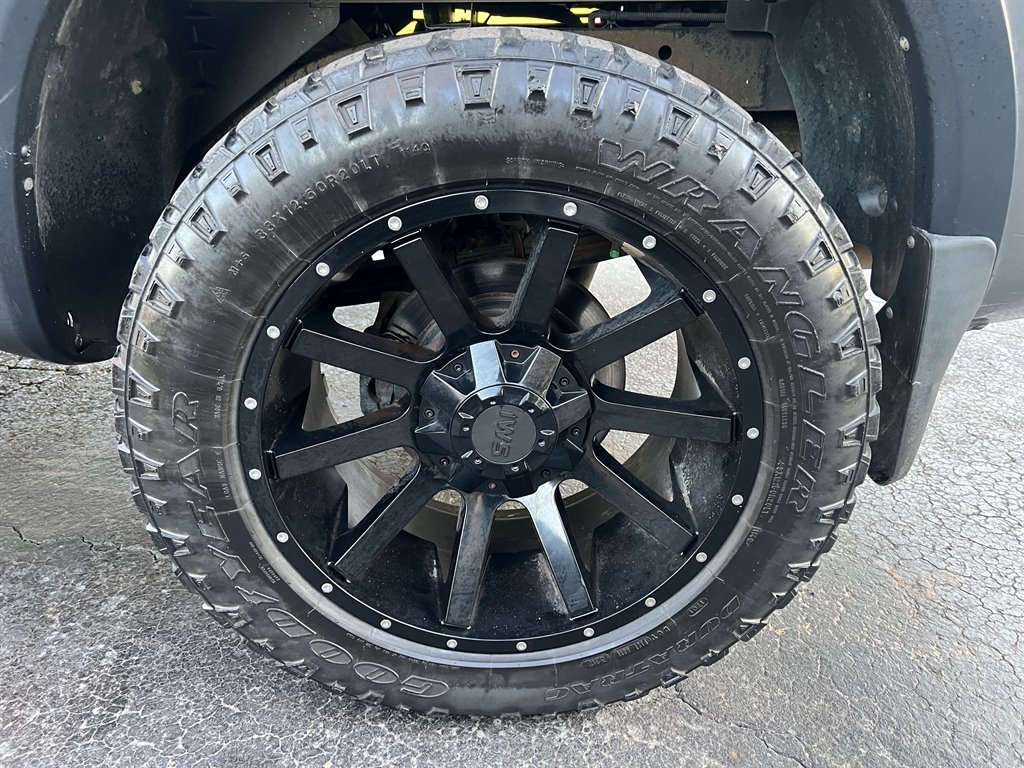 2015 Nissan Titan SV photo