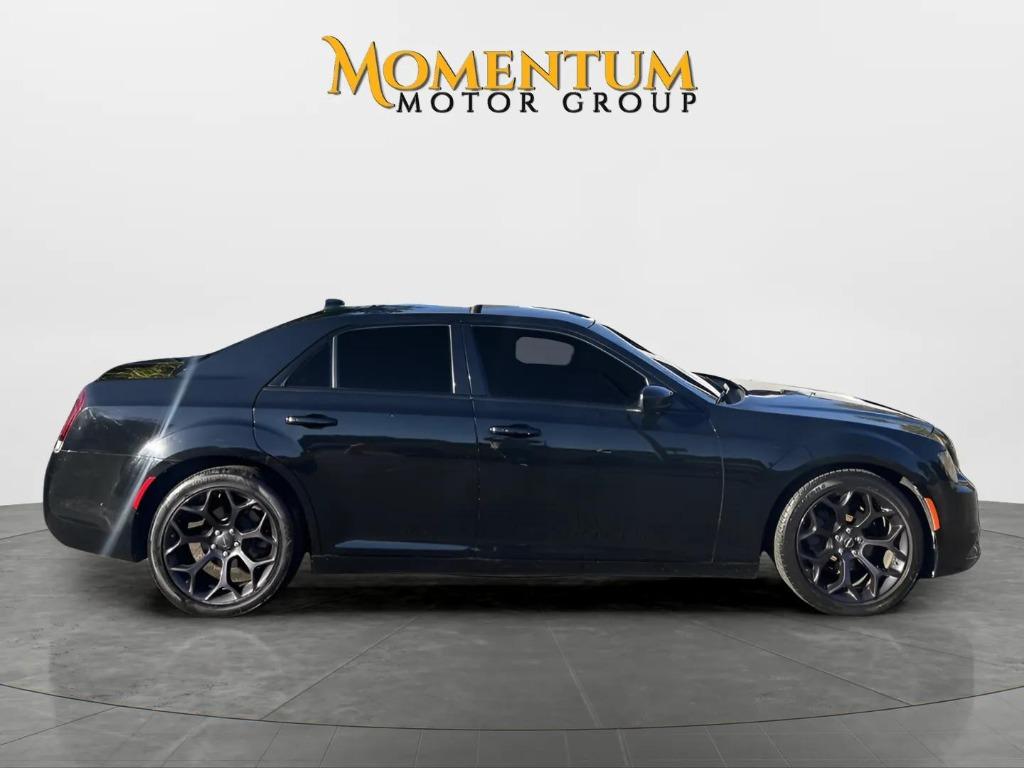 2019 Chrysler 300 - $18,995