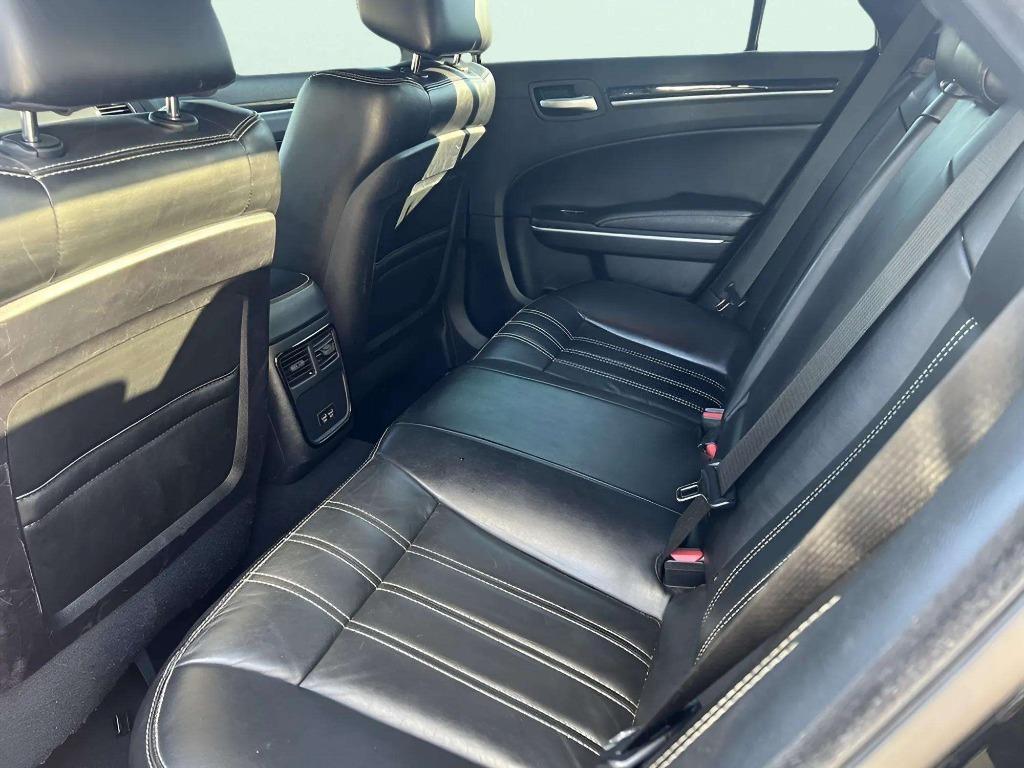 2019 Chrysler 300 - $18,995
