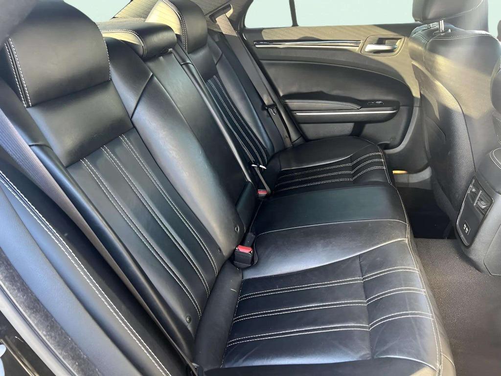 2019 Chrysler 300 - $18,995