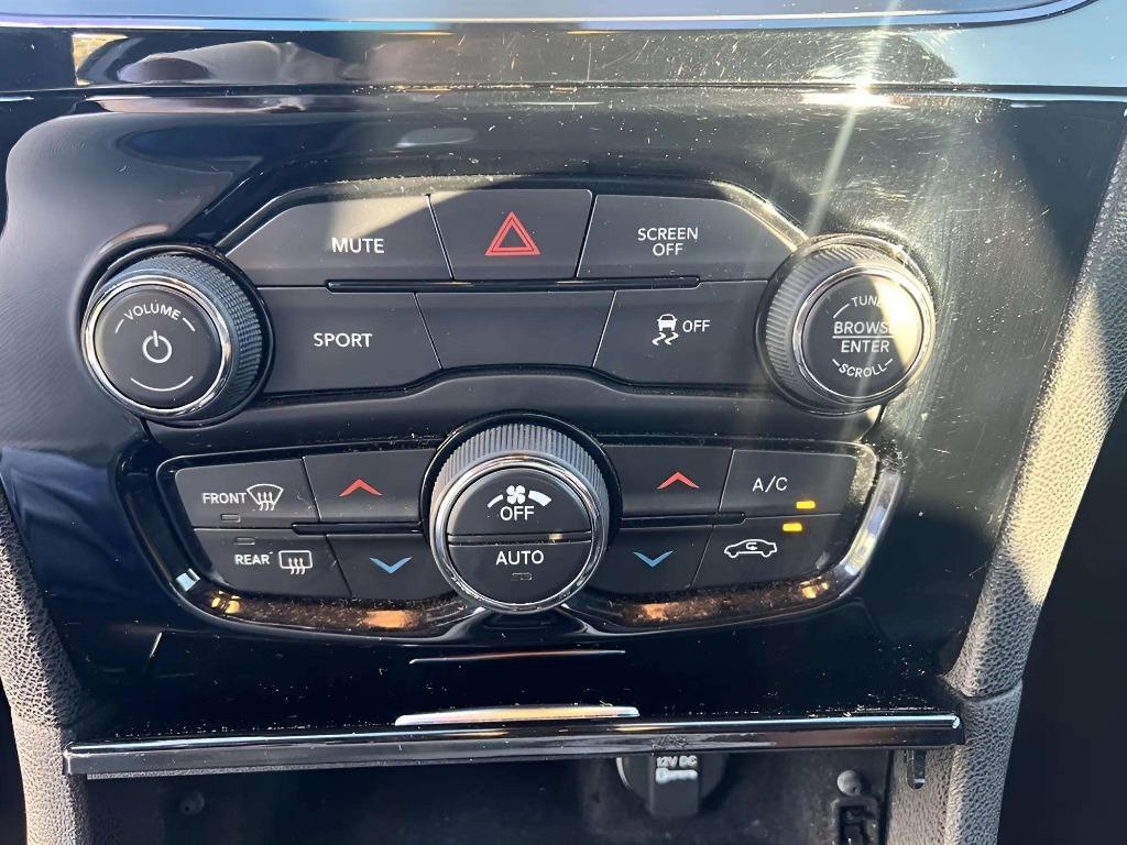 2019 Chrysler 300 - $18,995