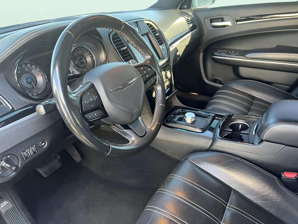2019 Chrysler 300 - $18,995