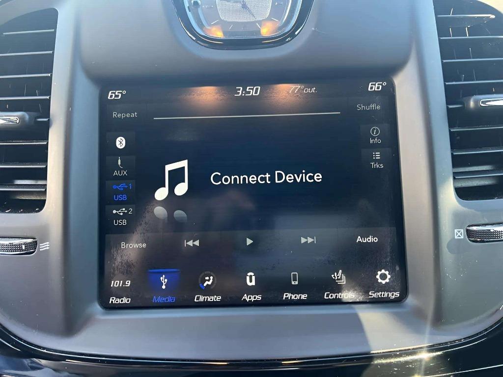 2019 Chrysler 300 - $18,995
