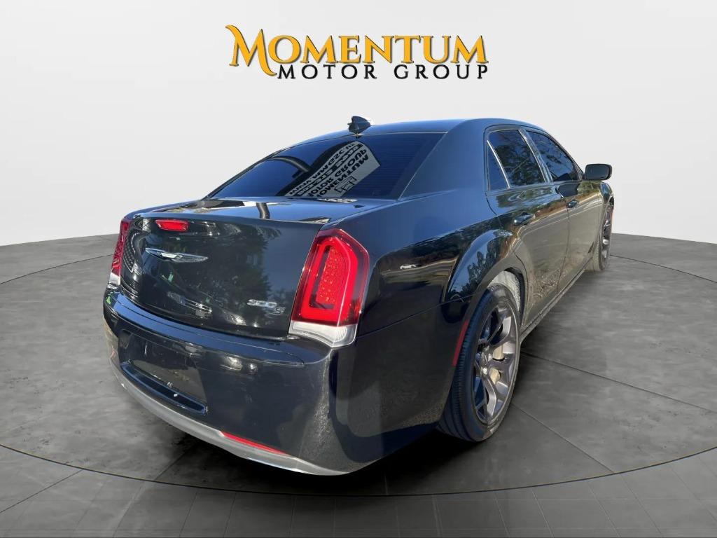 2019 Chrysler 300 - $18,995