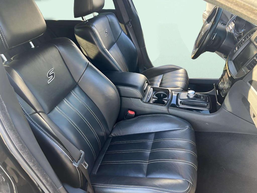 2019 Chrysler 300 - $18,995