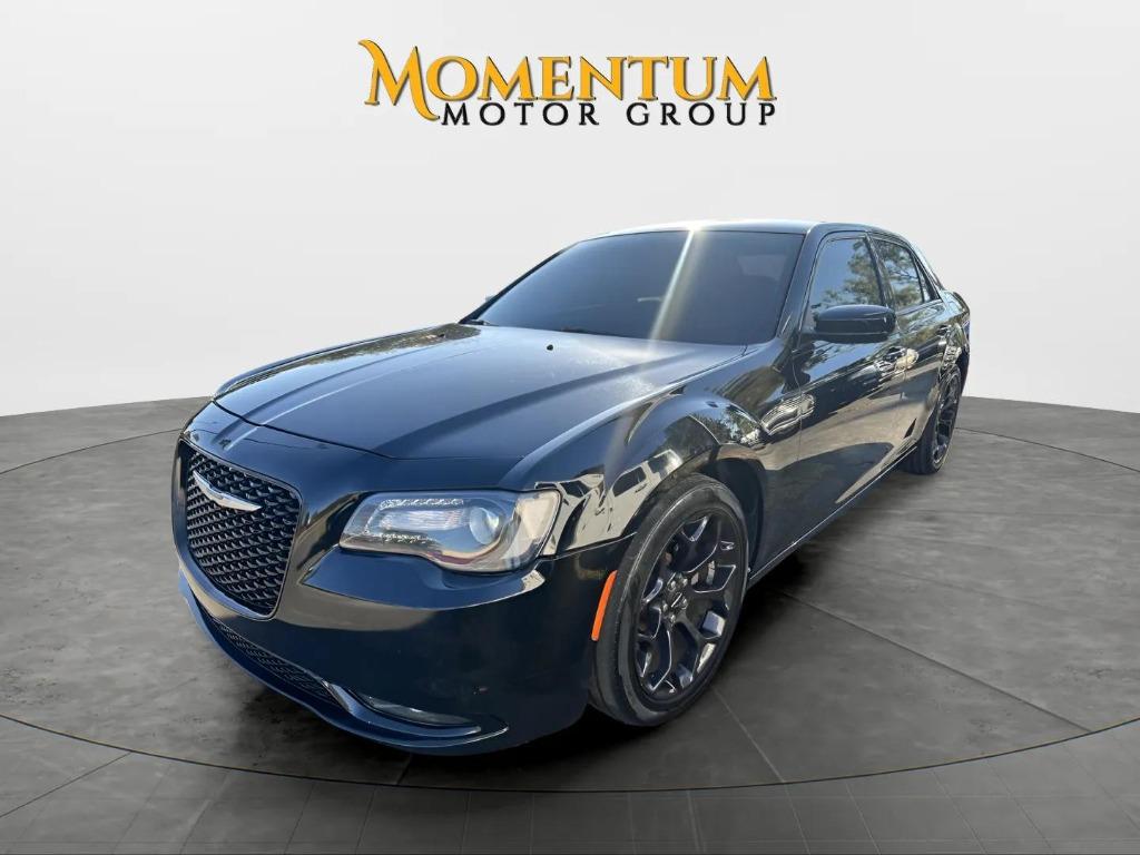 2019 Chrysler 300 - $18,995