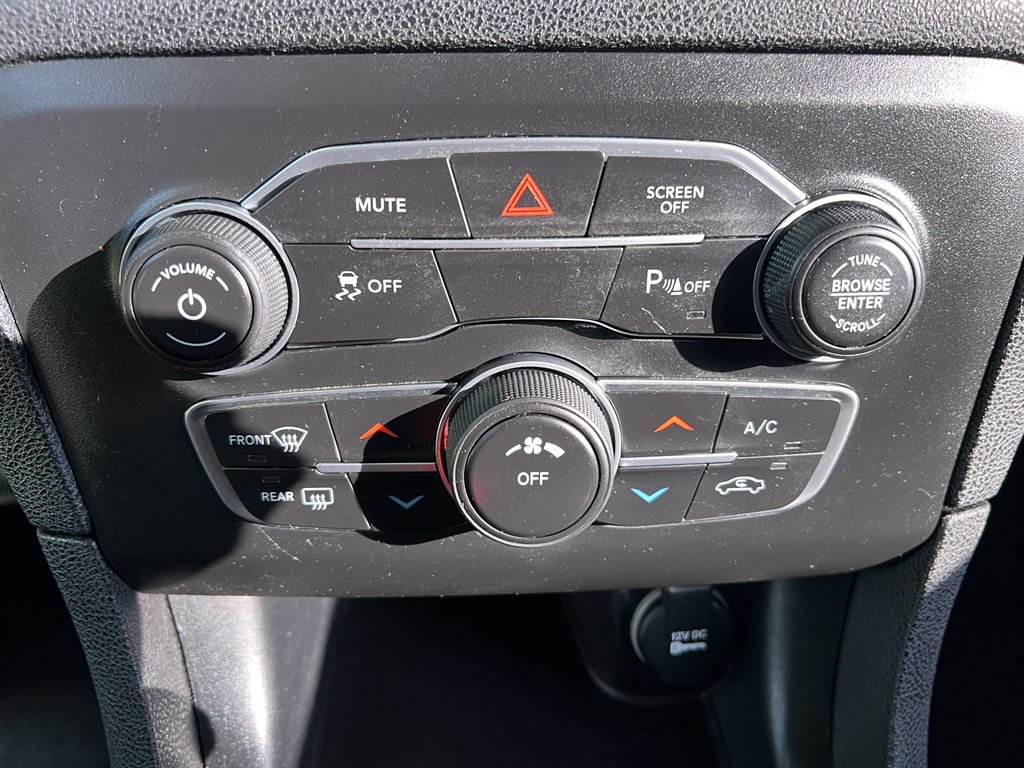 2020 Dodge Charger SXT photo