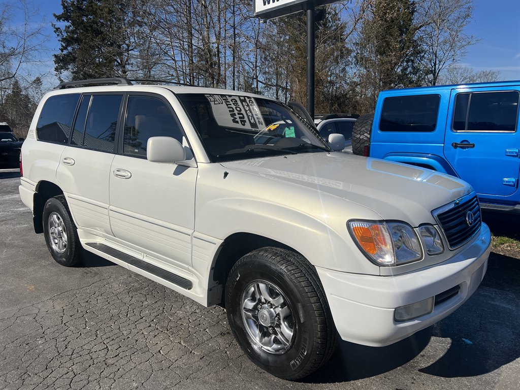 2002 Lexus LX 470 photo