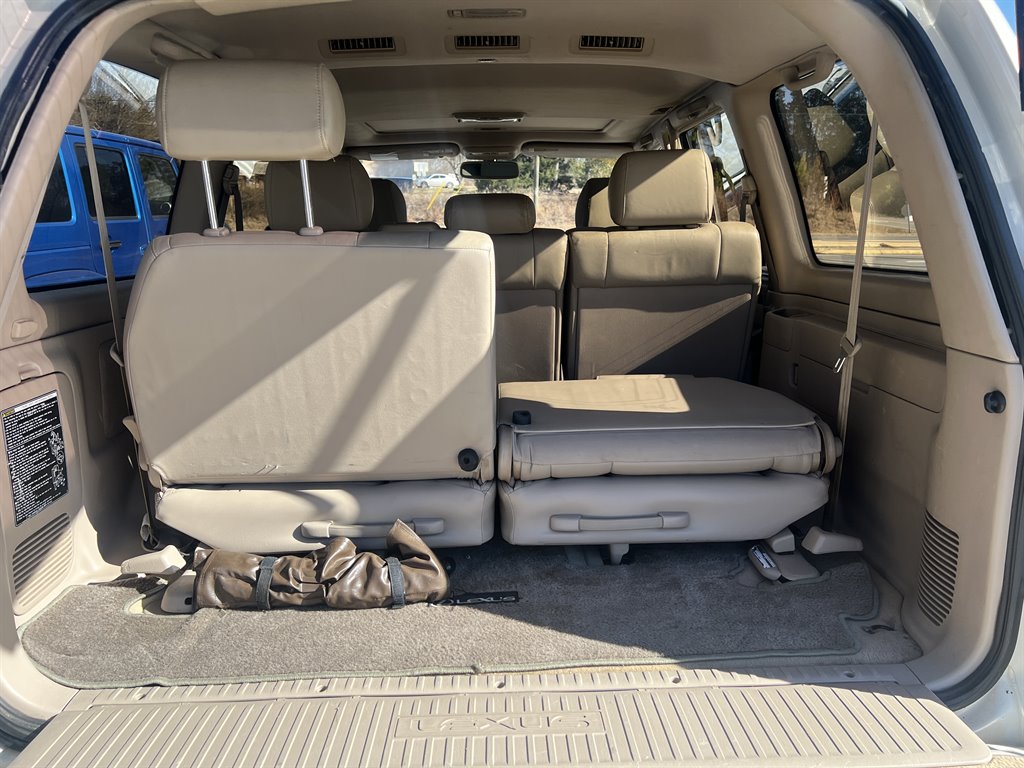 2002 Lexus LX 470 photo