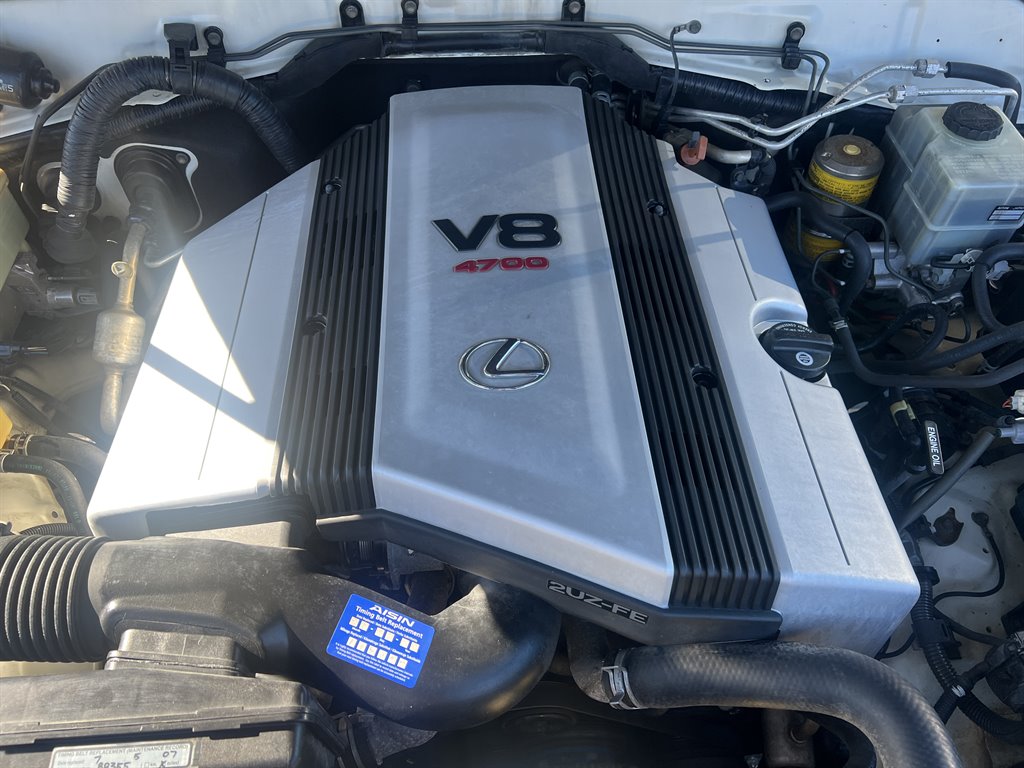 2002 Lexus LX 470 photo