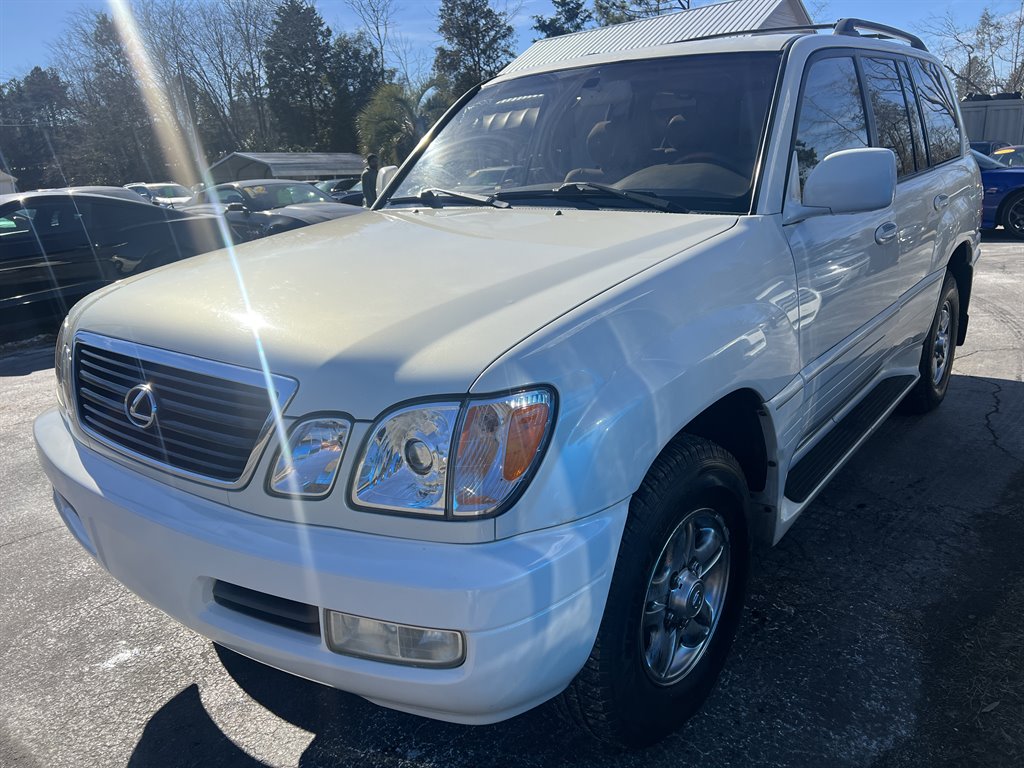 2002 Lexus LX 470 photo
