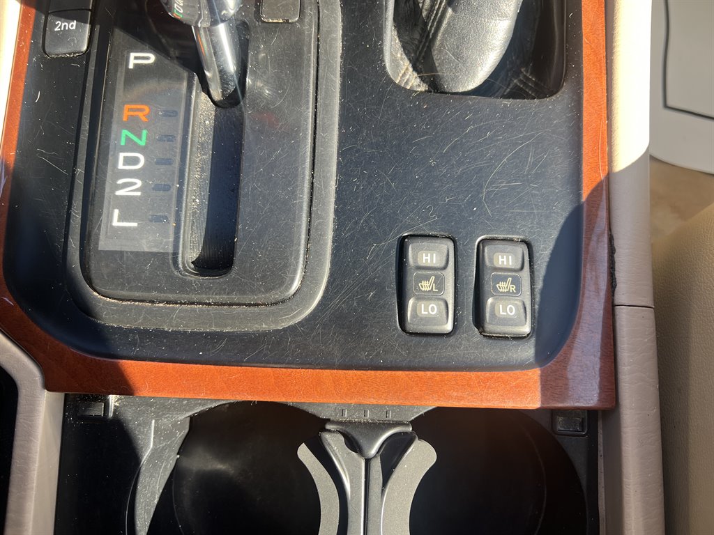 2002 Lexus LX 470 photo
