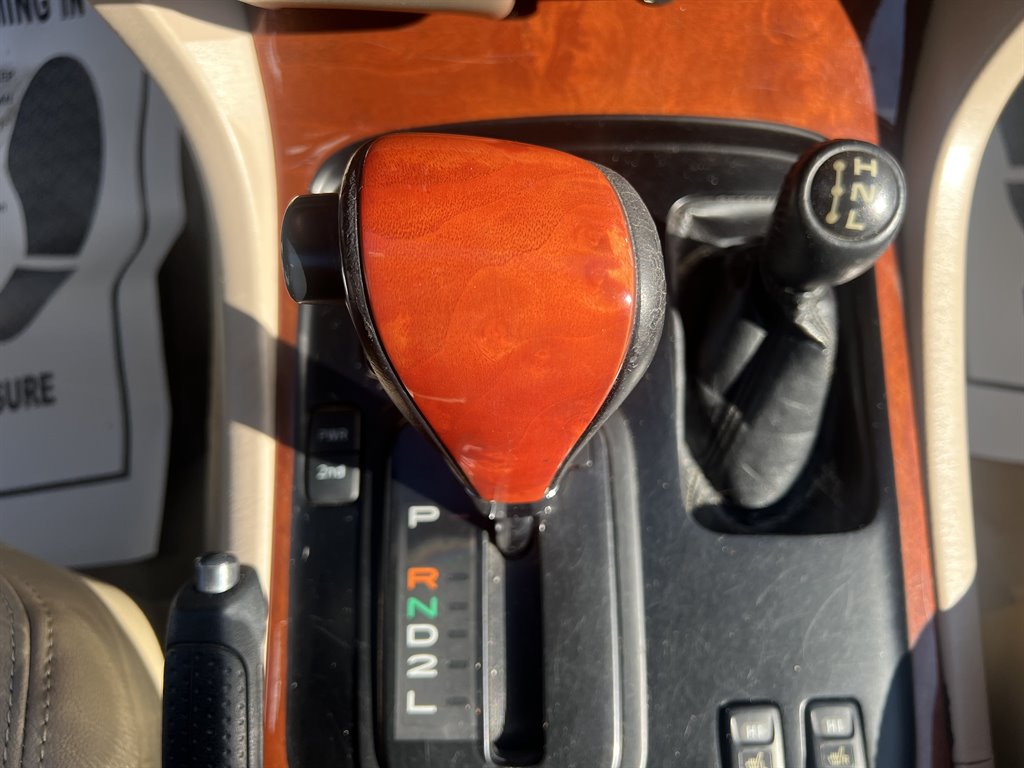 2002 Lexus LX 470 photo