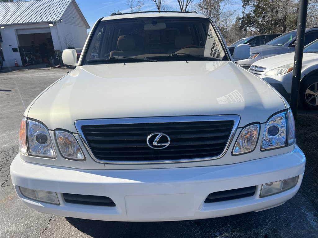 2002 Lexus LX 470 photo