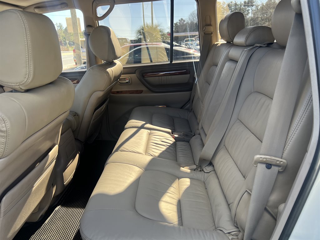 2002 Lexus LX 470 photo