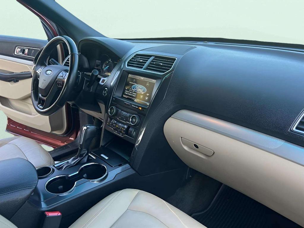 2016 Ford Explorer - $11,995
