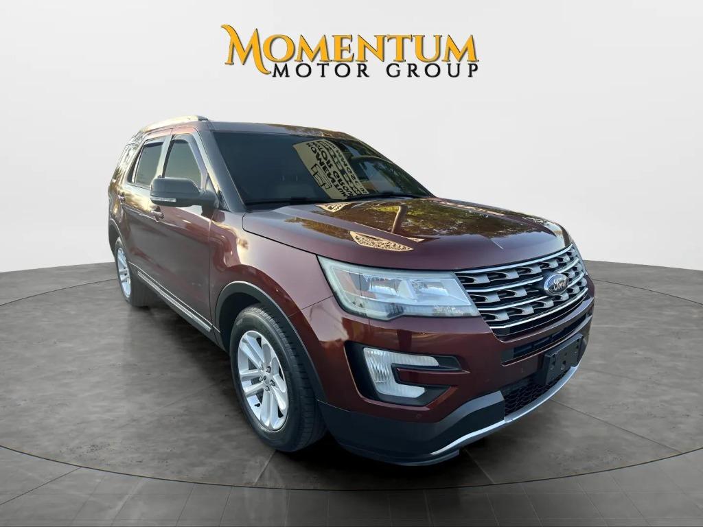 2016 Ford Explorer - $11,995