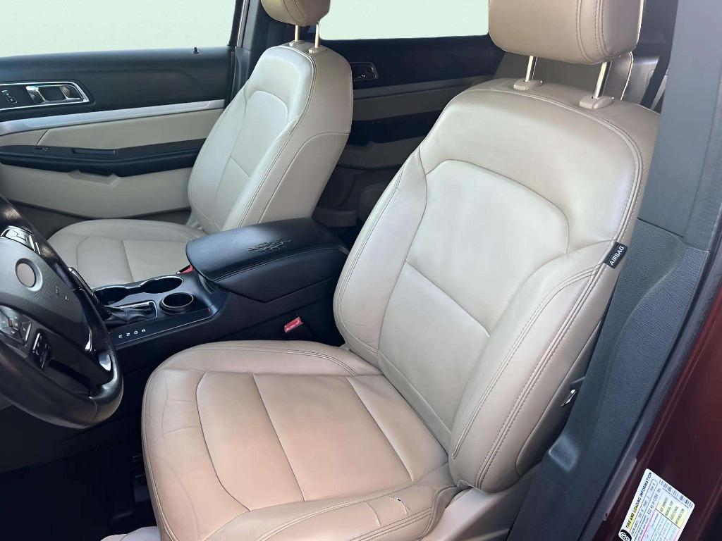 2016 Ford Explorer - $11,995