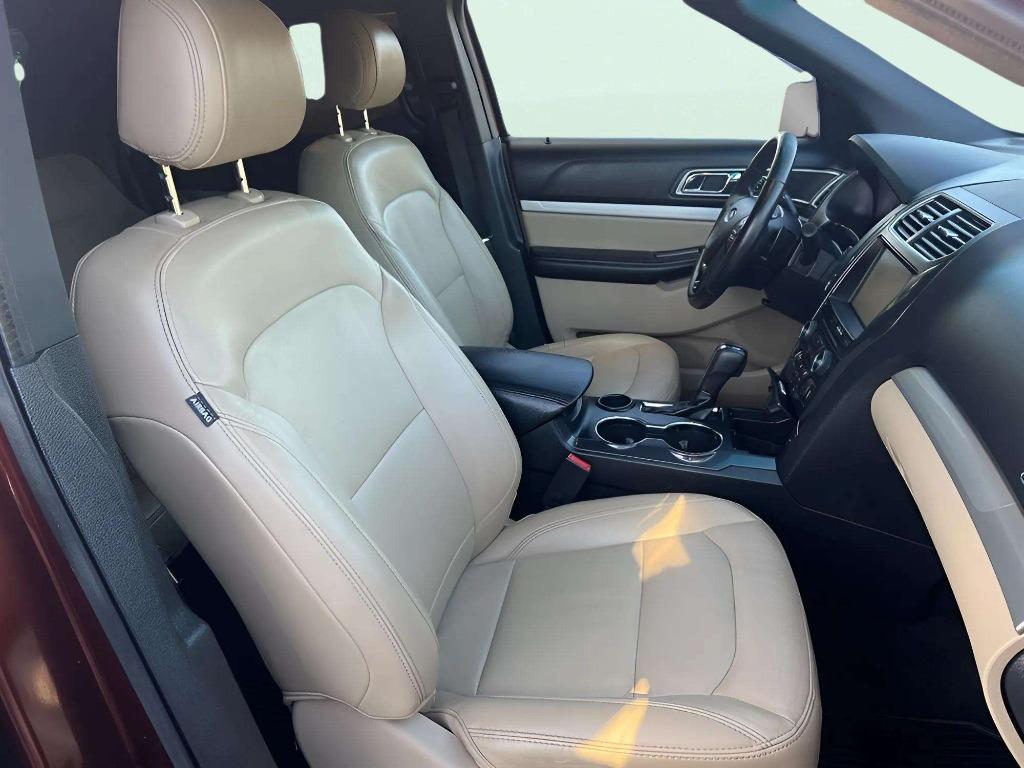 2016 Ford Explorer - $11,995