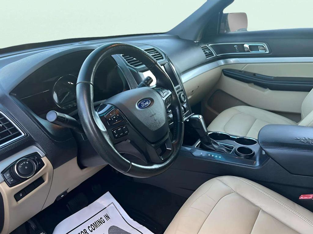 2016 Ford Explorer - $11,995